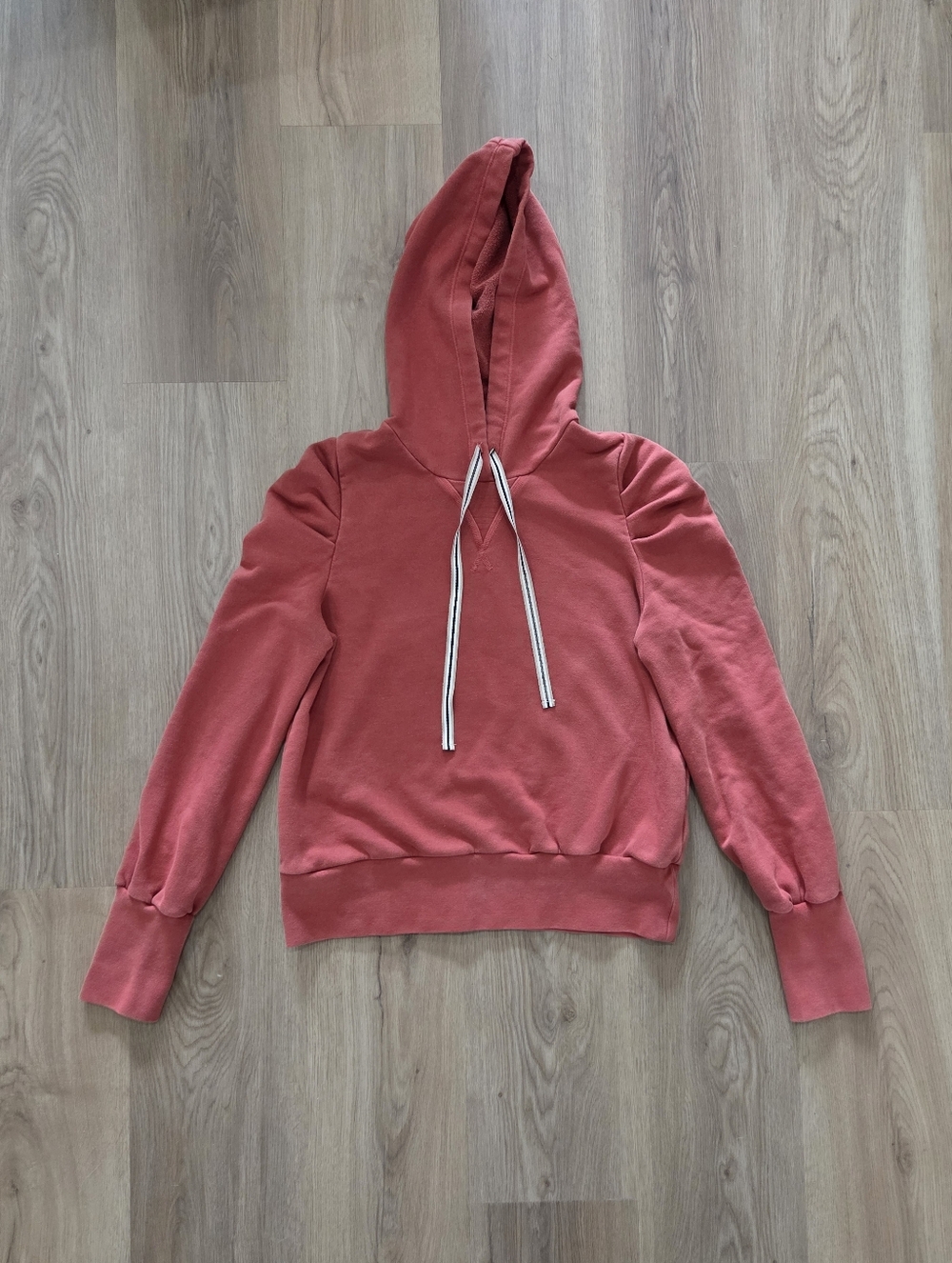 Evereve Wmns Tyra Puff Sleeve Hoodie M Burnt Red Preppy Cozy Girly Comfy Casual - Picture 2 of 9